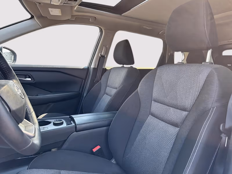 2025 Nissan Rogue SV Moonroof