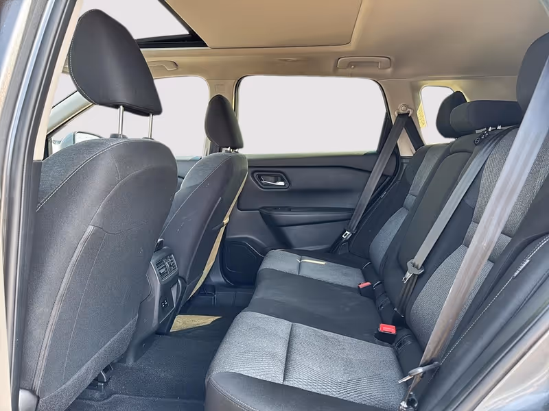 2025 Nissan Rogue SV Moonroof