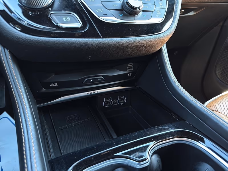 2023 Chrysler Pacifica Hybrid Pinnacle