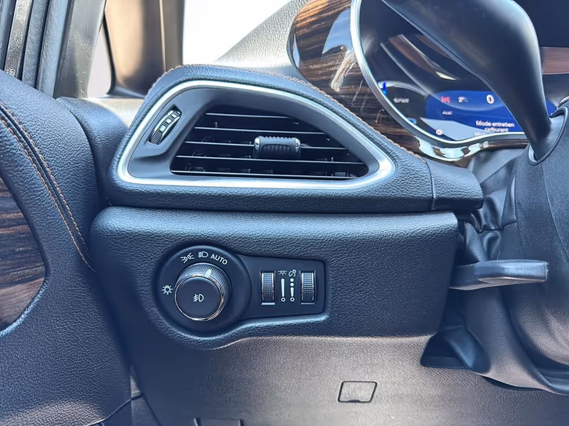 2023 Chrysler Pacifica Hybrid Pinnacle