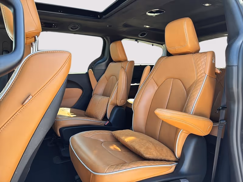 2023 Chrysler Pacifica Hybrid Pinnacle