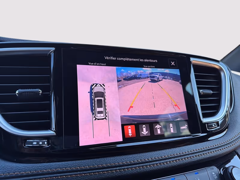 2023 Chrysler Pacifica Hybrid Pinnacle