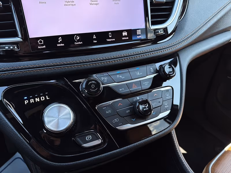 2023 Chrysler Pacifica Hybrid Pinnacle