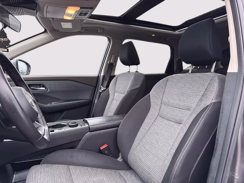 2023 Nissan Rogue SV Moonroof