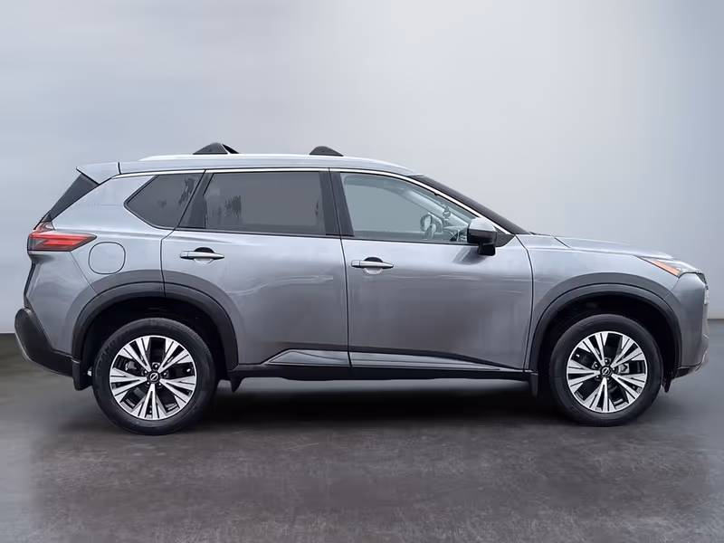 2023 Nissan Rogue SV Moonroof