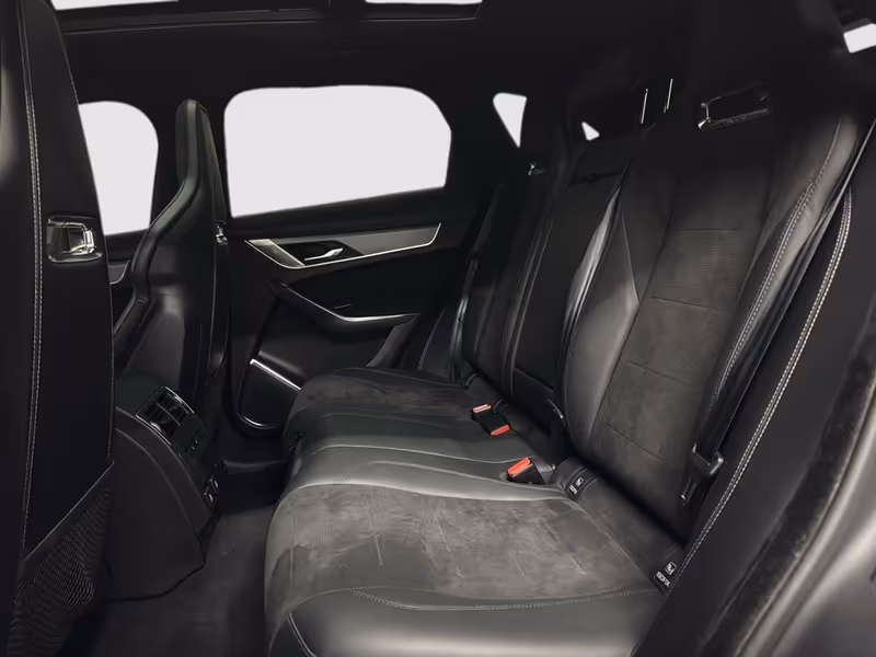 2021 Jaguar F-PACE P550 SVR