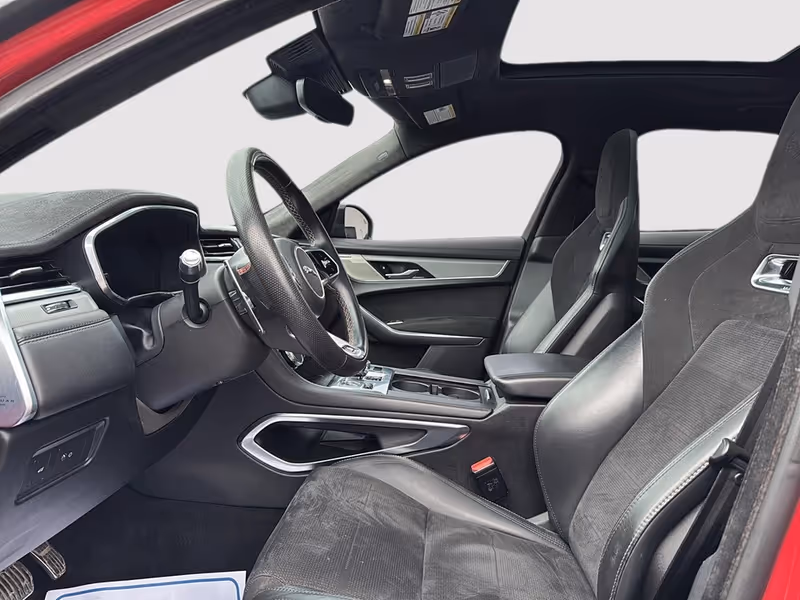 2021 Jaguar F-PACE P550 SVR