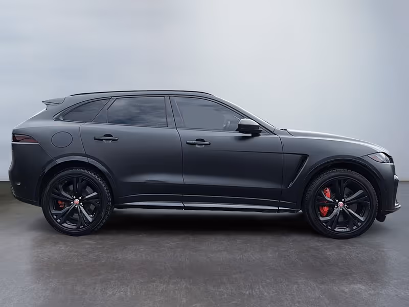 2021 Jaguar F-PACE P550 SVR