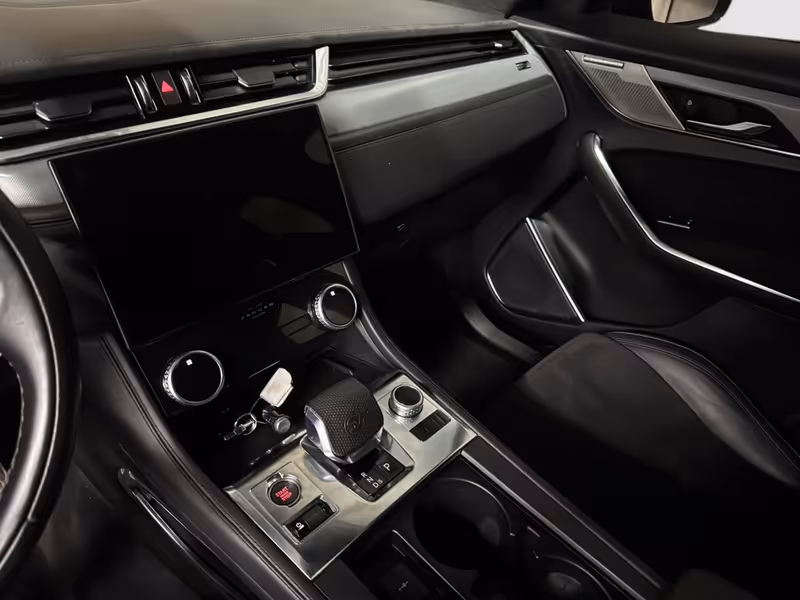 2021 Jaguar F-PACE P550 SVR