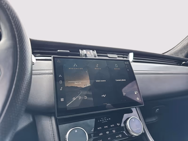 2021 Jaguar F-PACE P550 SVR