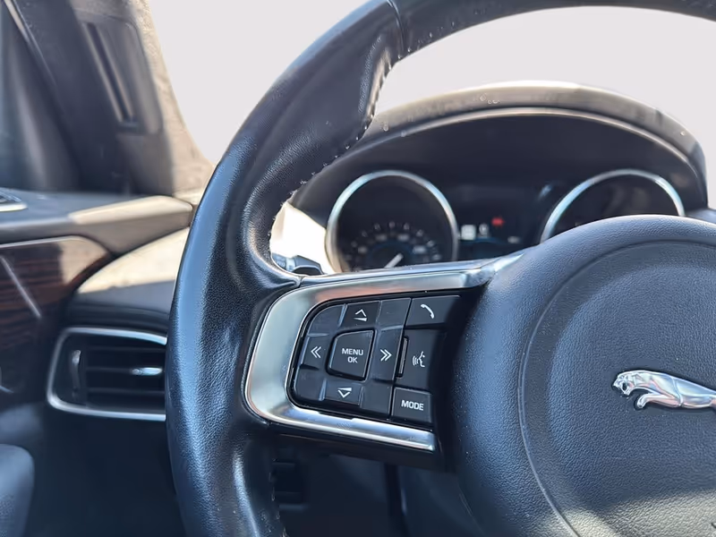 2019 Jaguar F-PACE Prestige