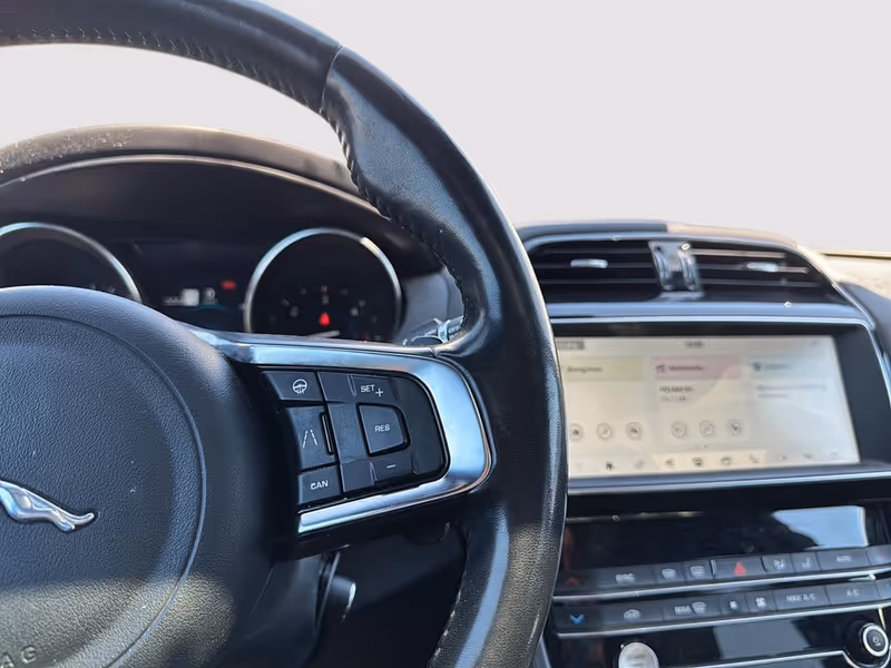 2019 Jaguar F-PACE Prestige