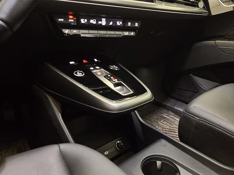 2024 Audi Q4 e-tron 50 quattro