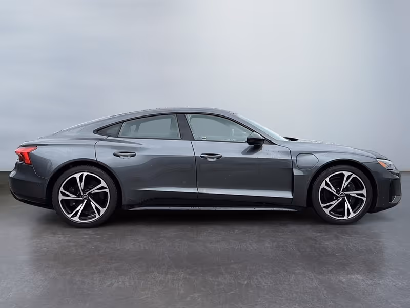 2022 Audi e-tron GT Premium Plus