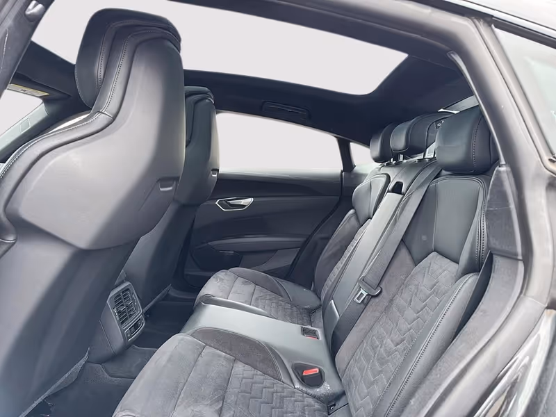 2022 Audi e-tron GT Premium Plus