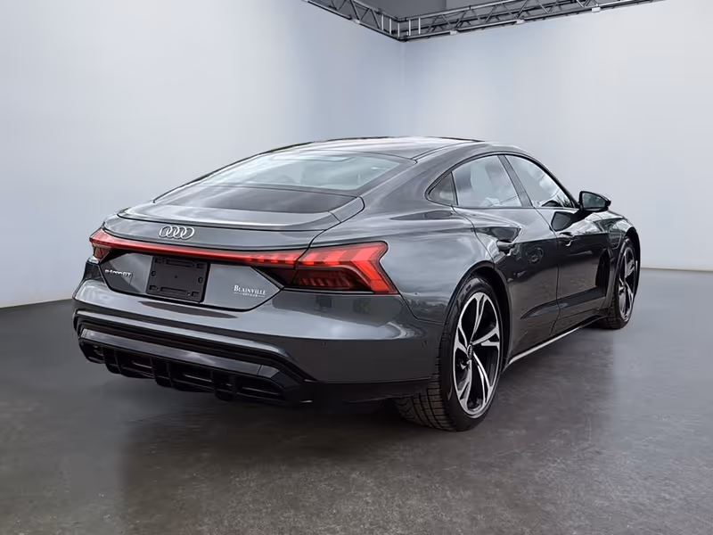 2022 Audi e-tron GT Premium Plus