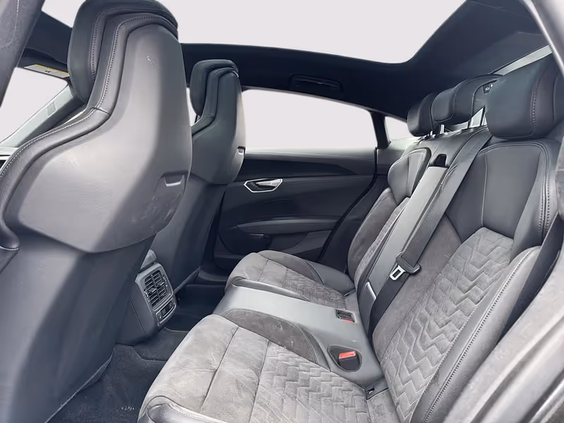 2022 Audi e-tron GT Premium Plus