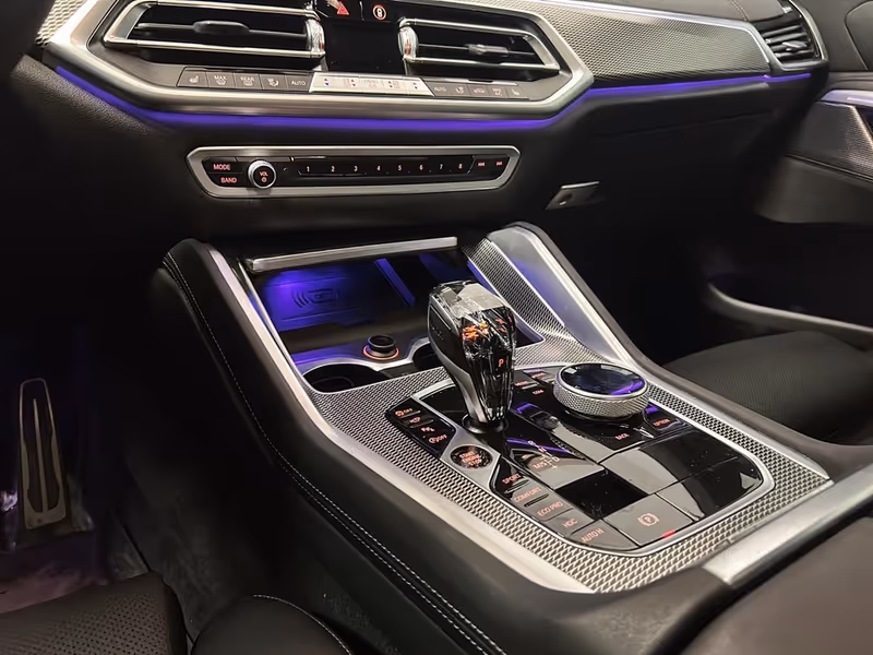 2023 BMW X6 M50i