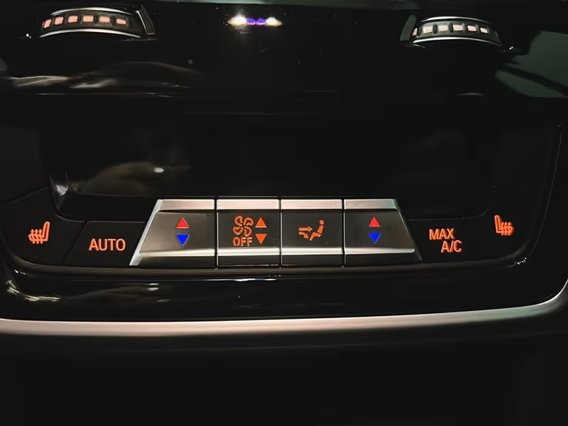 2023 BMW X6 M50i