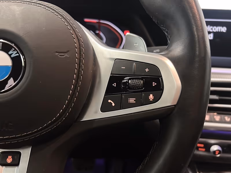 2023 BMW X6 M50i