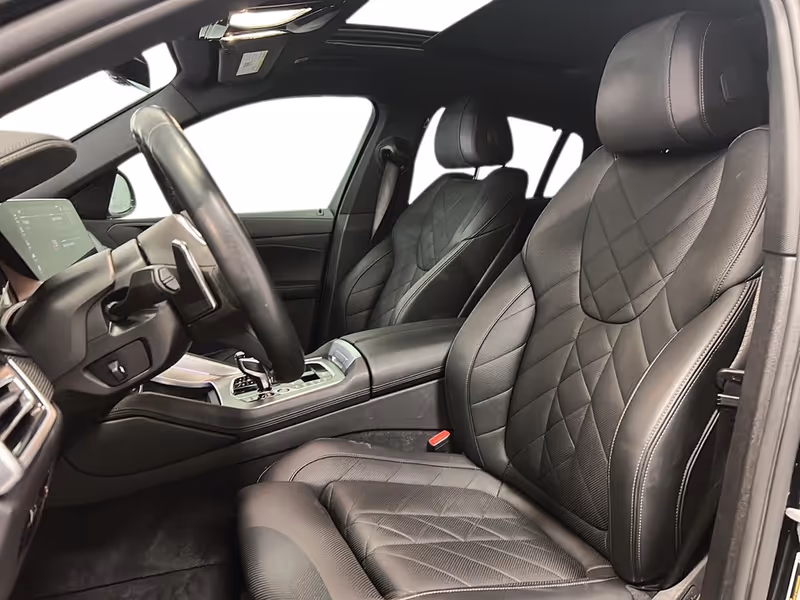 2023 BMW X6 M50i