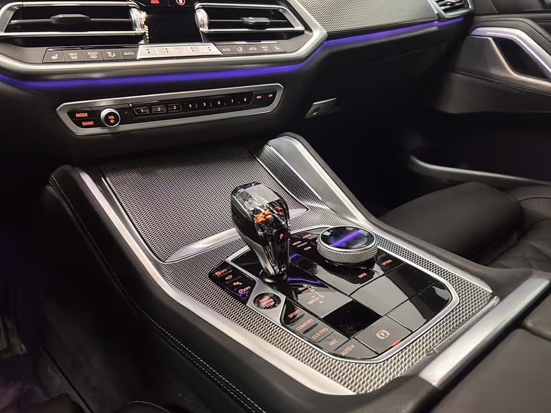 2023 BMW X6 M50i