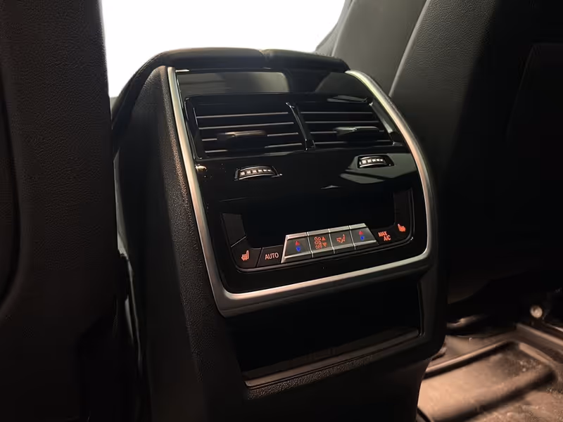 2023 BMW X6 M50i
