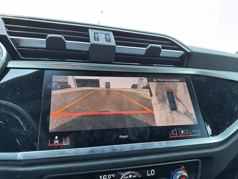 2022 Audi Q3 Technik
