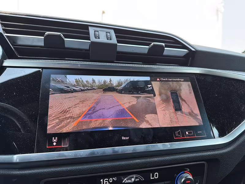 2022 Audi Q3 Technik