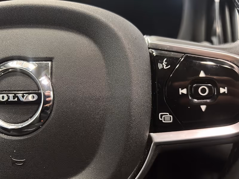 2024 Volvo XC60 Recharge Plus Dark Theme