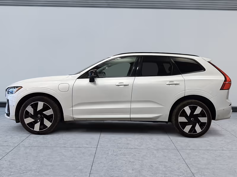 2024 Volvo XC60 Recharge Plus Dark Theme