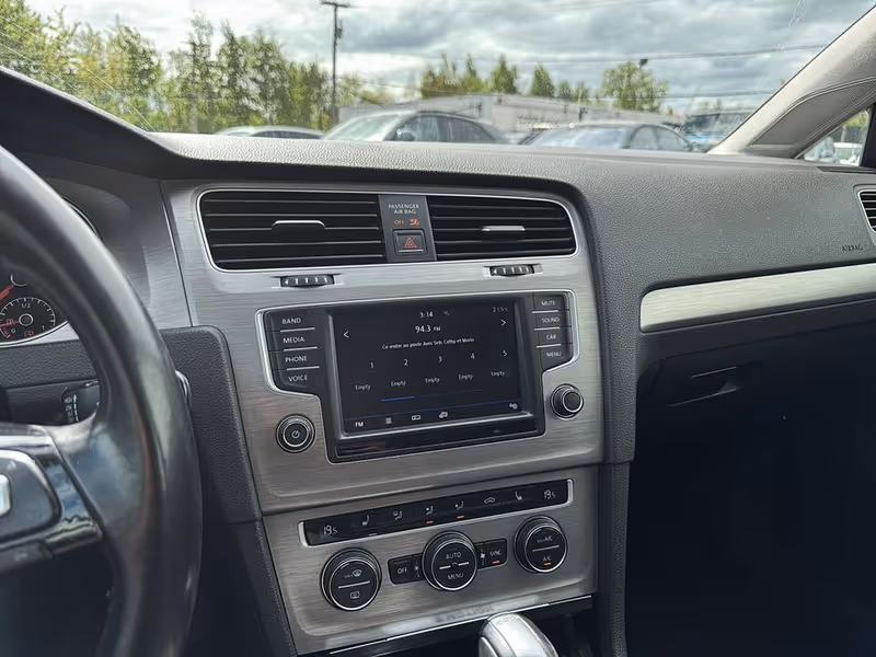 2017 Volkswagen Golf SportWagen