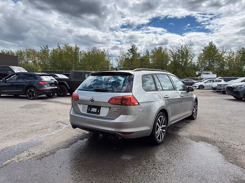 2017 Volkswagen Golf SportWagen