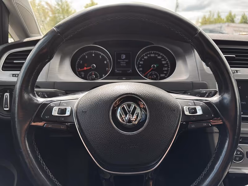 2017 Volkswagen Golf SportWagen