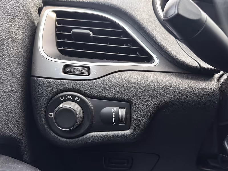 2019 Jeep Cherokee Sport