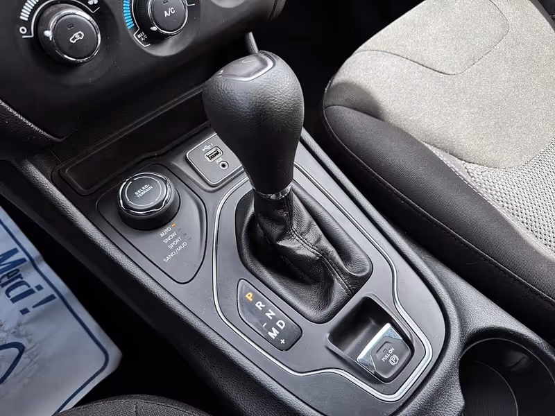 2019 Jeep Cherokee Sport