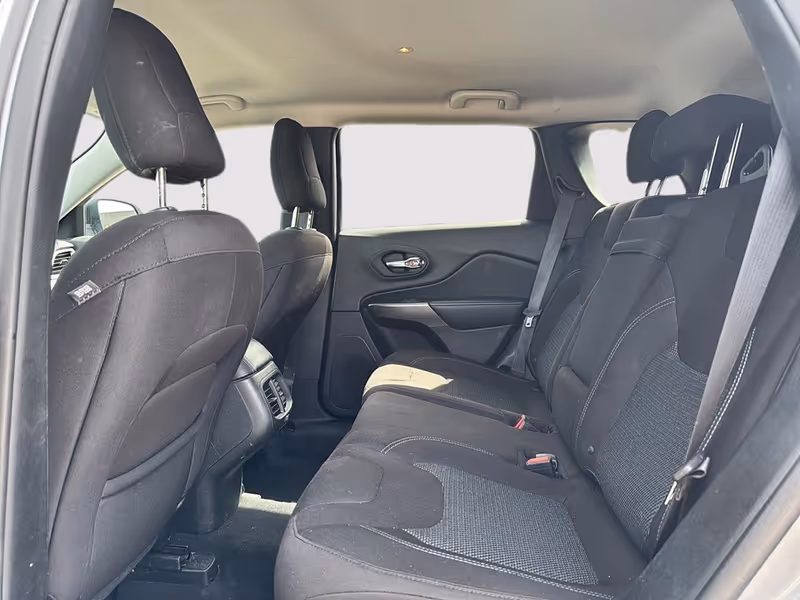 2019 Jeep Cherokee Sport