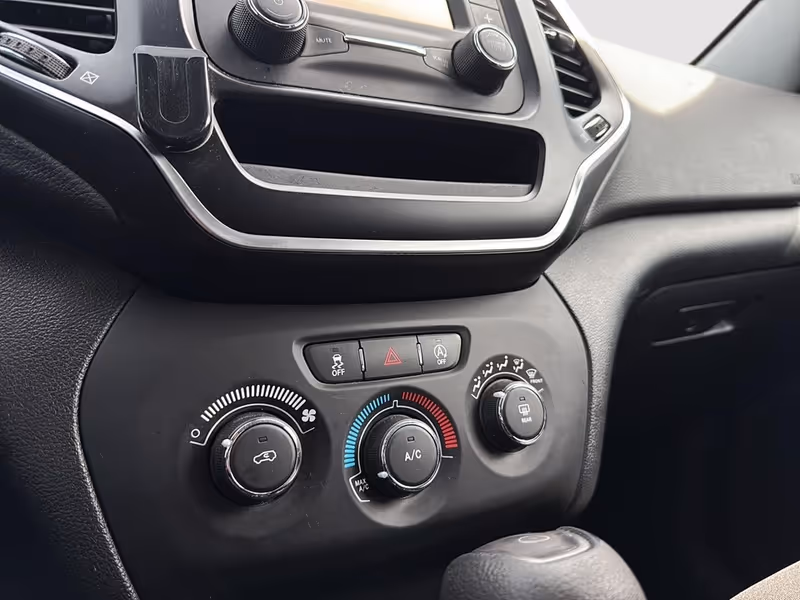 2019 Jeep Cherokee Sport