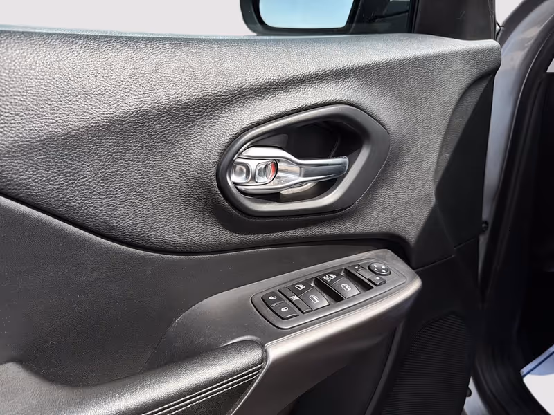 2019 Jeep Cherokee Sport