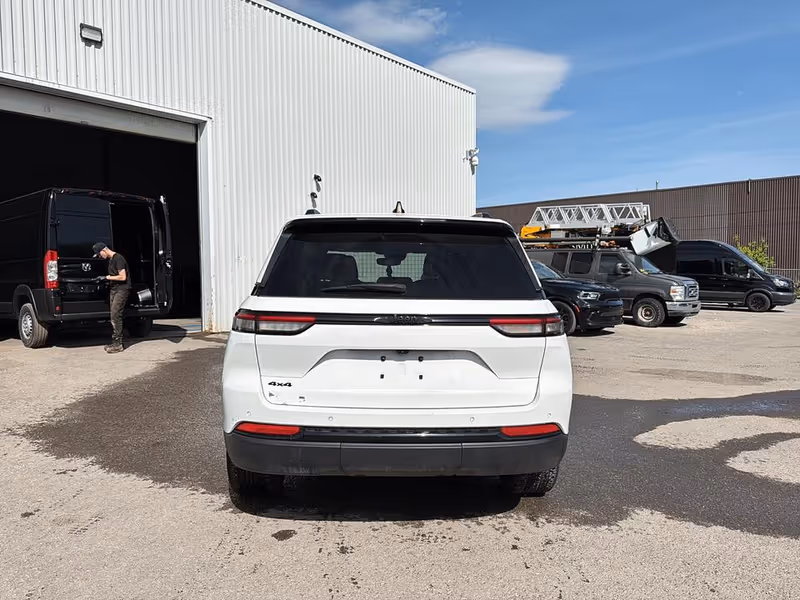2023 Jeep Grand Cherokee Altitude