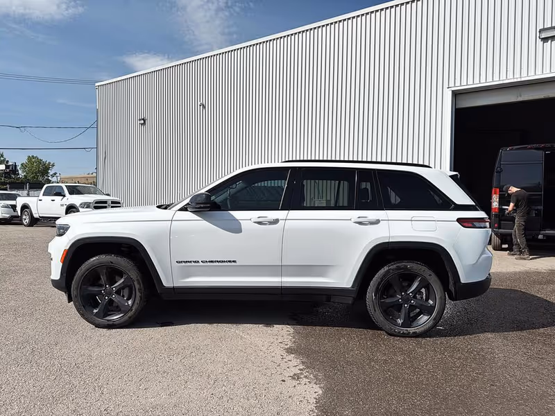 2023 Jeep Grand Cherokee Altitude