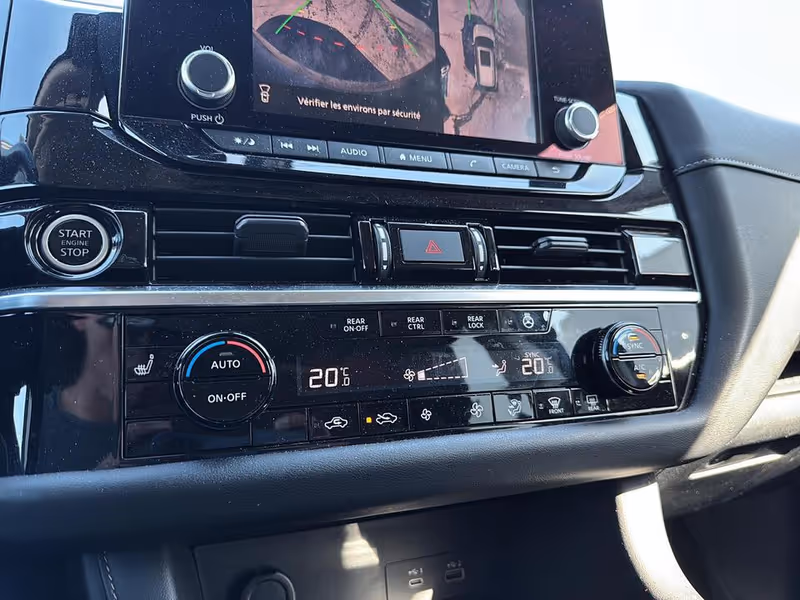 2022 Nissan Pathfinder SV