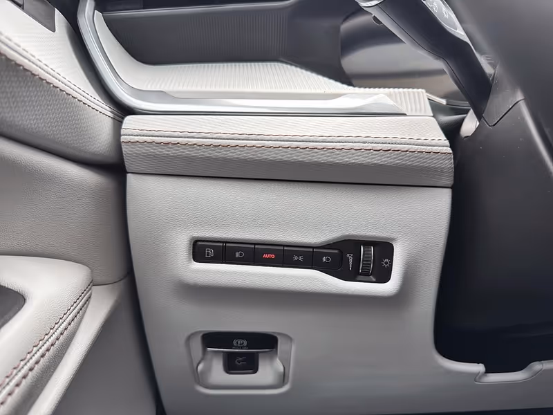 2026 Jeep Cherokee Overland