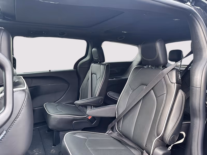 2027 Chrysler Pacifica Limited