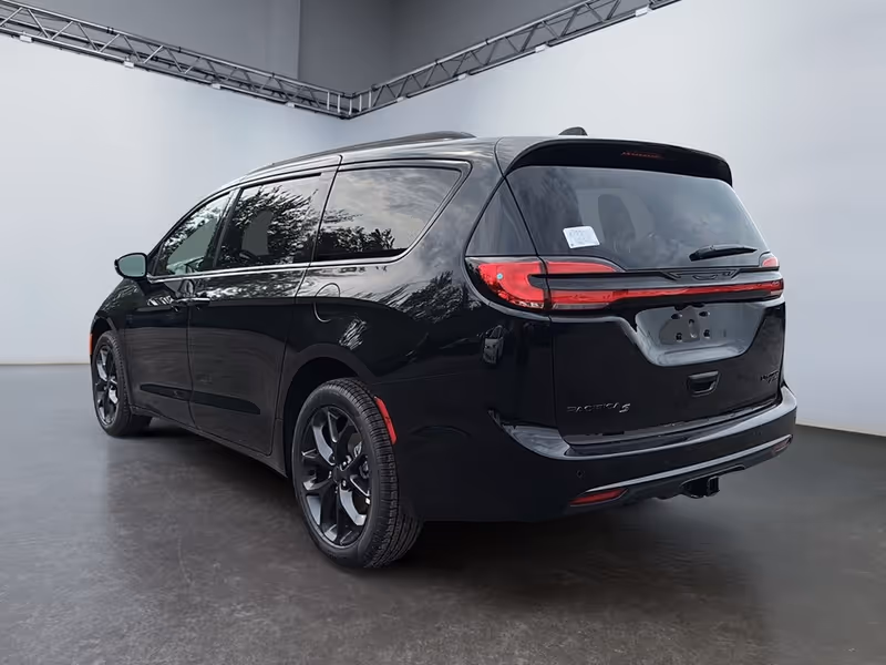 2027 Chrysler Pacifica Limited