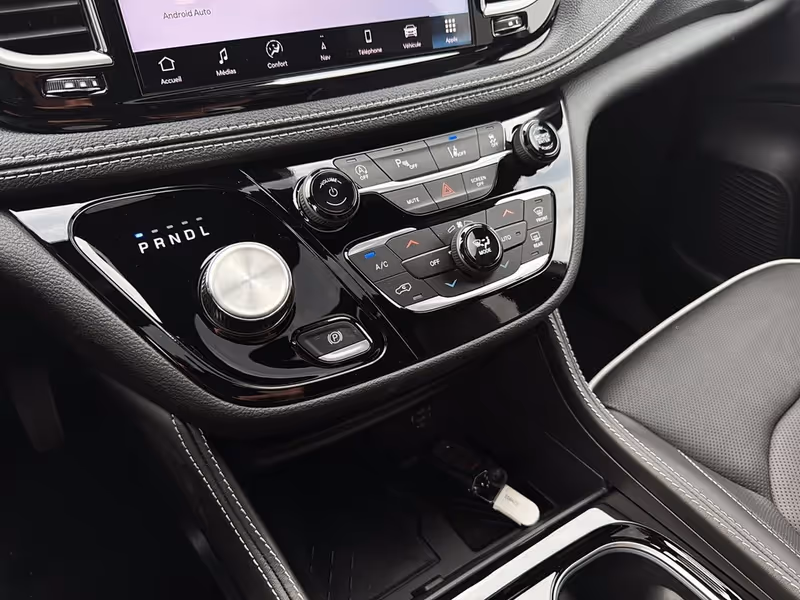 2027 Chrysler Pacifica Limited