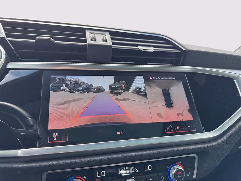 2022 Audi Q3 Technik