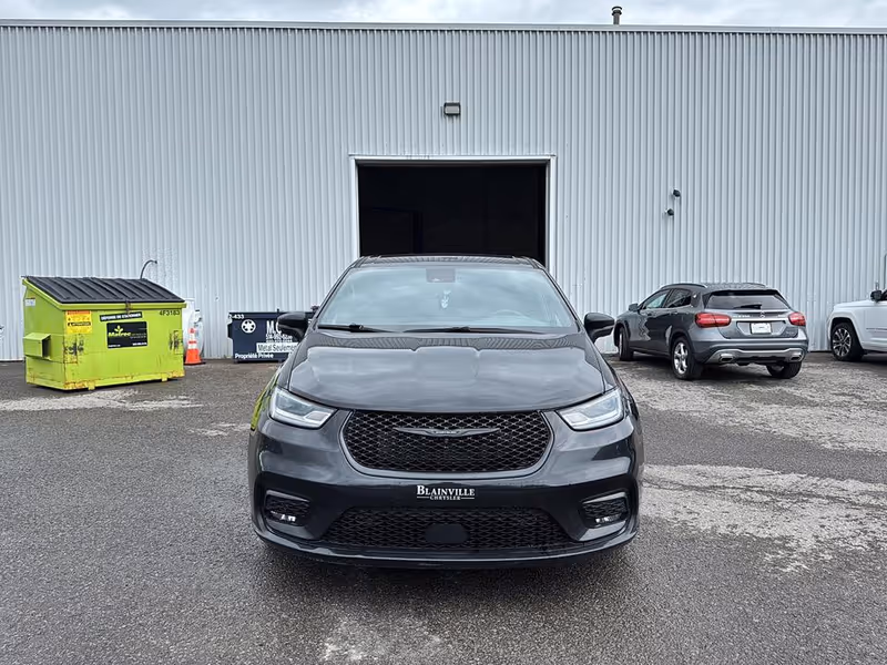 2023 Chrysler Pacifica Hybrid Touring L