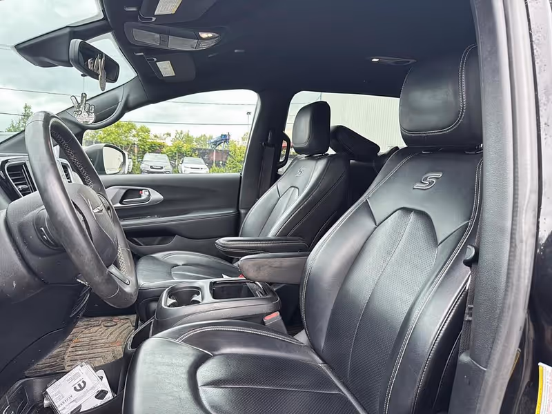2023 Chrysler Pacifica Hybrid Touring L