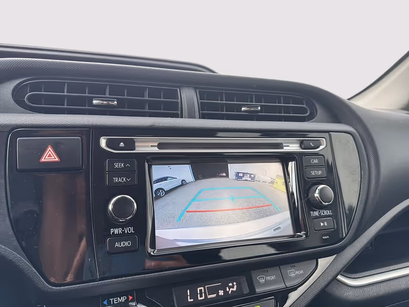 2017 Toyota Prius c Technology
